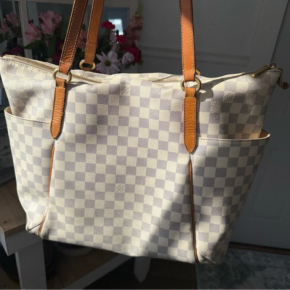 Authentic Louis Vuitton Totally GM Damier Azur Checkered Pattern Shoulder Bag - Picture 6 of 16